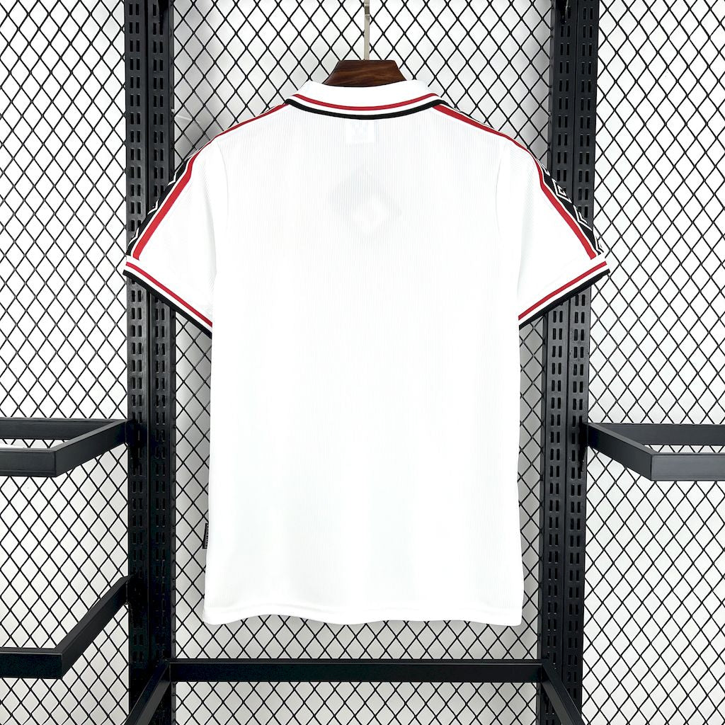 Retro's Manchester United 1998/99 White Edition Jersey