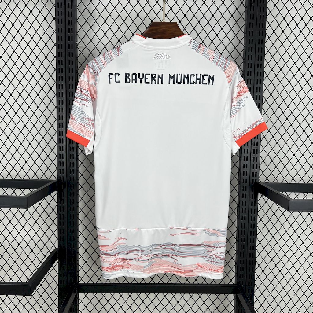 Men’s Bayern Munich 2025/26 Away Jersey