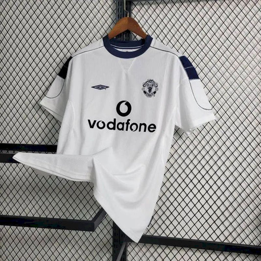 Retro's Manchester United 2000/01 Away Jersey