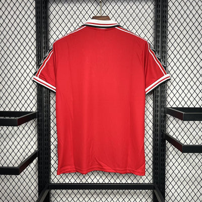 Retro's Manchester United 1998/99 Home Jersey