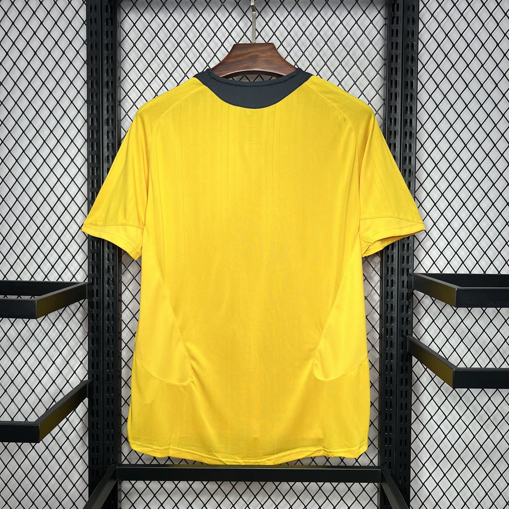 Retro's Arsenal FC 2005/06 Away Jersey