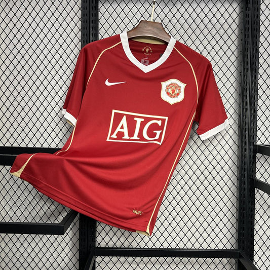 Retro's Manchester United 2006/07 Home Jersey