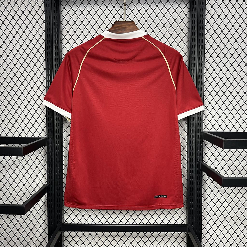 Retro's Manchester United 2006/07 Home Jersey