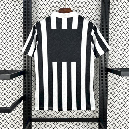 Retro's Juventus 1992/94 Home Jersey