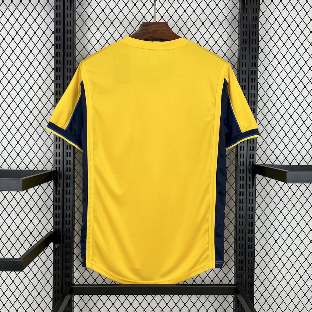 Retro's Arsenal FC 1999/00 Away Jersey