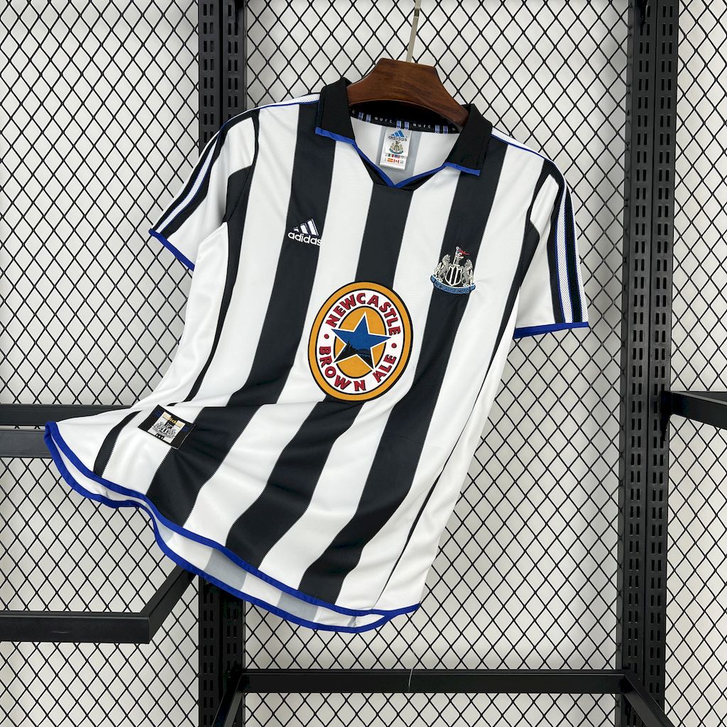 Retro's Newcastle United 1999/00 Home Jersey