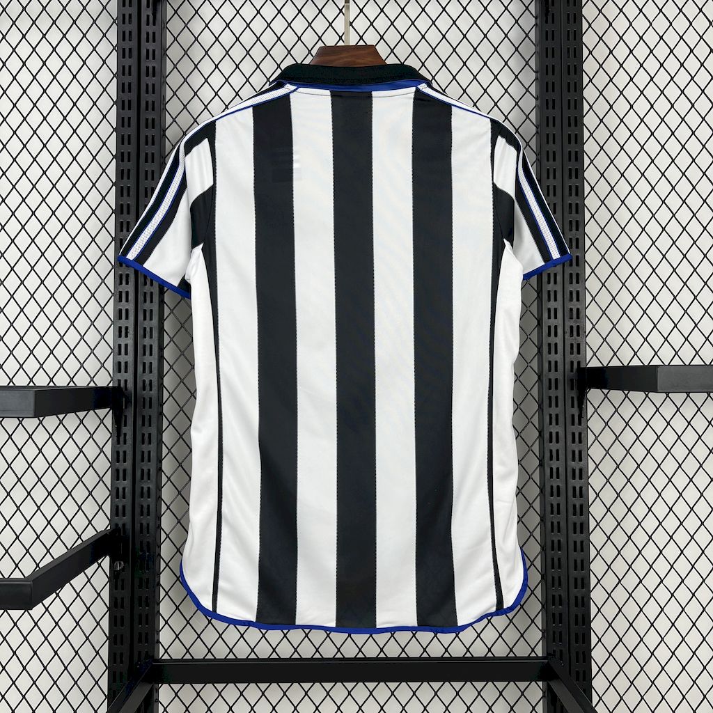 Retro's Newcastle United 1999/00 Home Jersey
