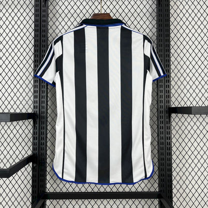 Retro's Newcastle United 1999/00 Home Jersey