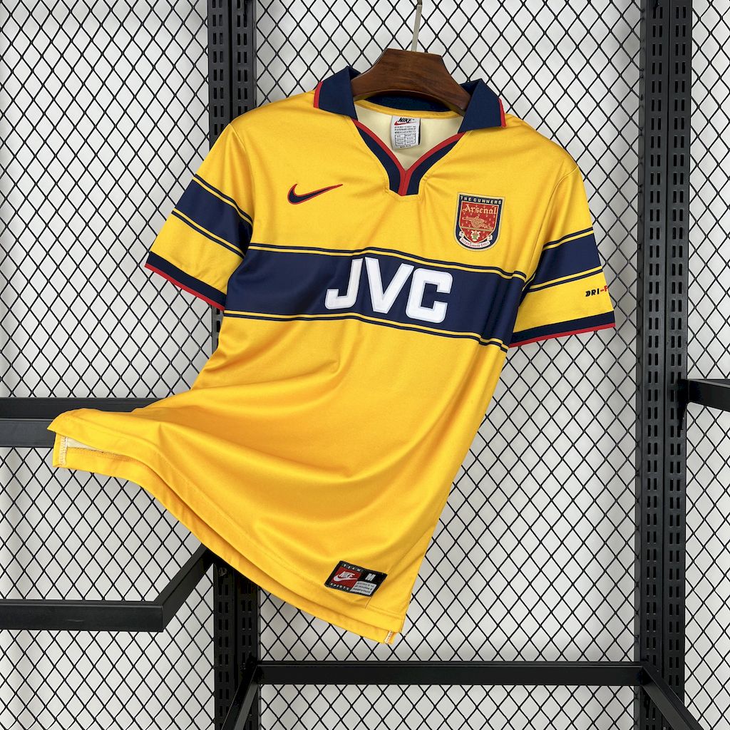 Retro's Arsenal FC 1997/98 Away Jersey
