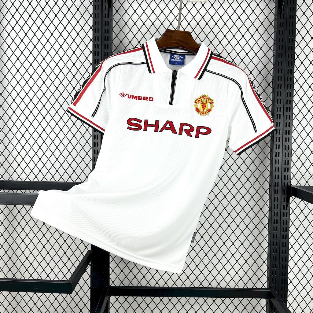 Retro's Manchester United 1998/99 White Edition Jersey