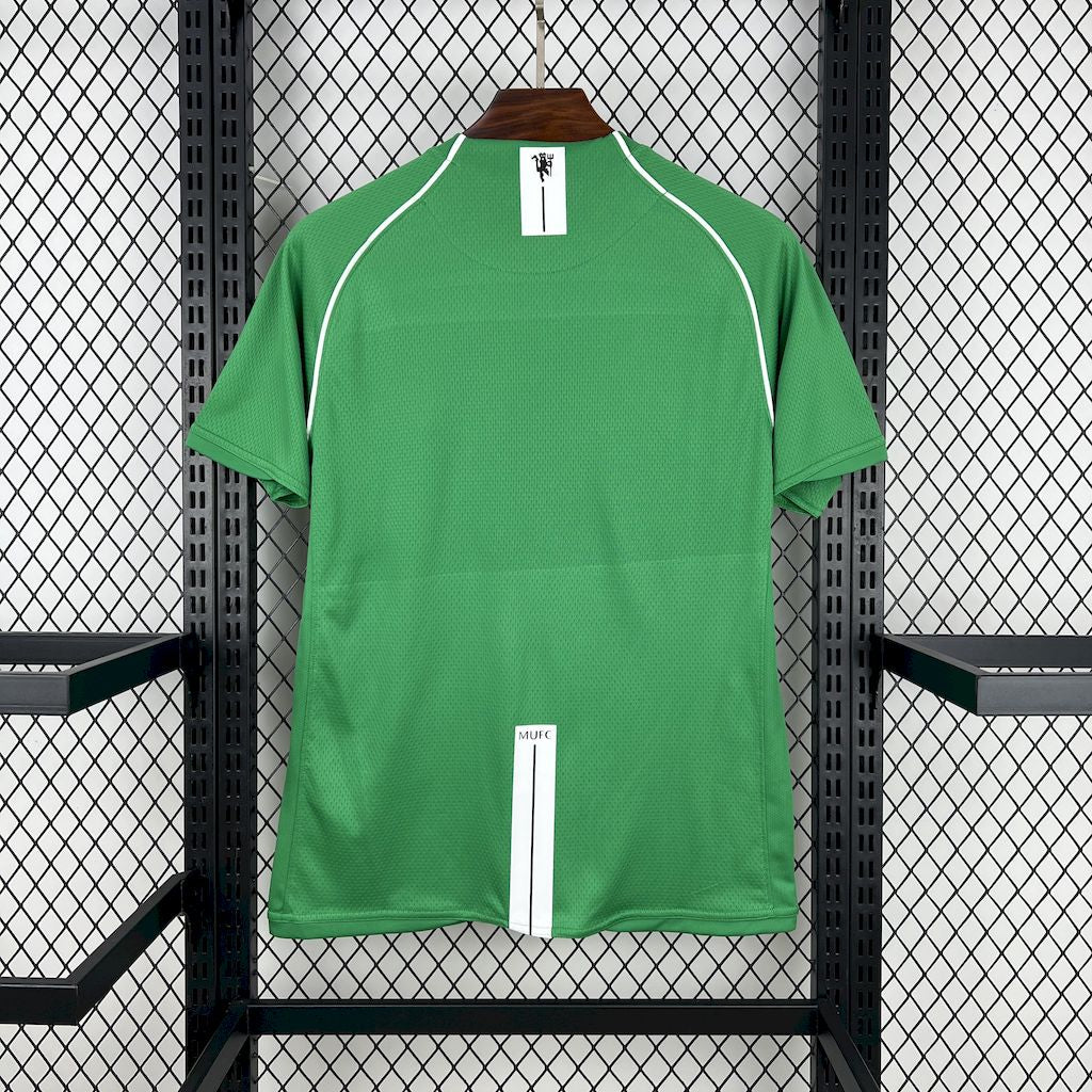 Retro's Manchester United 2007/08 Green GK Jersey