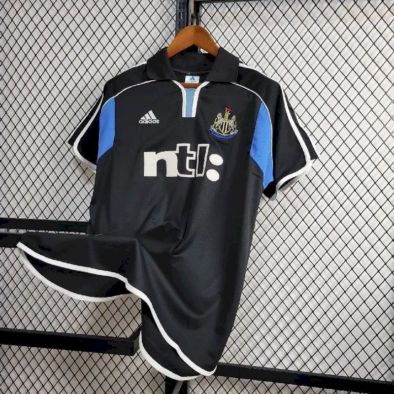 Retro's Newcastle United 2001/02 Away Jersey