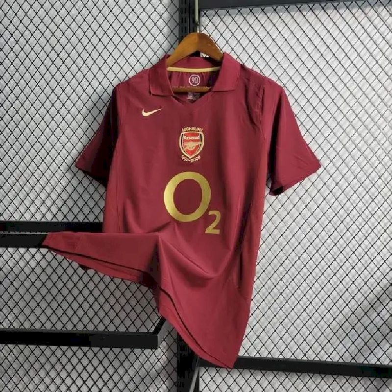Retro's Arsenal FC 2005/06 Home Jersey