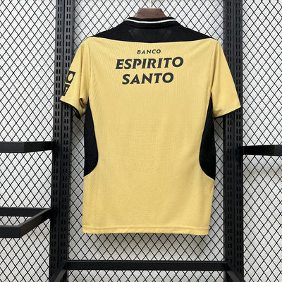 Retro's Sporting CP 2003/04 Away Jersey