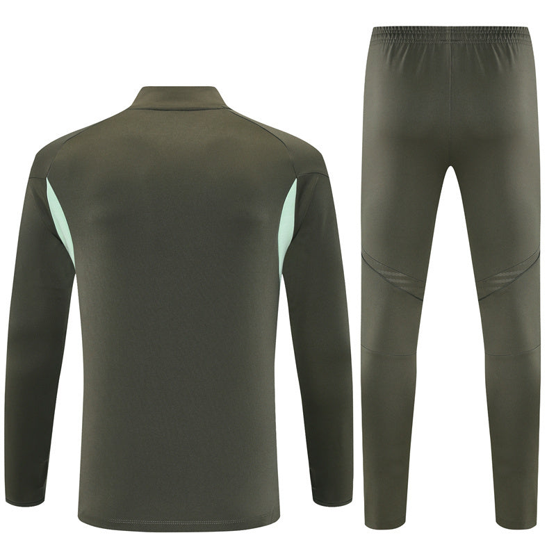 Real Madrid 2025/26 Half-Zip Training Set – Essential Edition