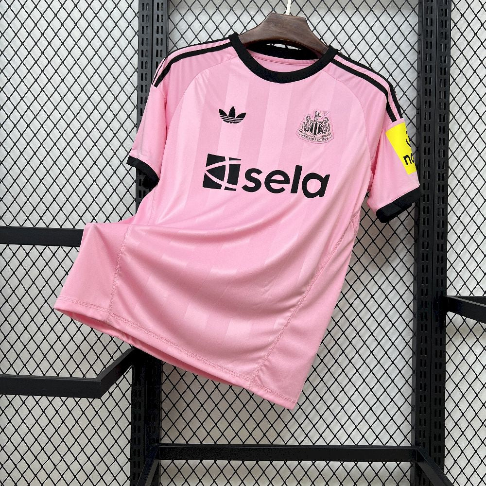 Men’s Newcastle United 2025/26 Pink GK Jersey