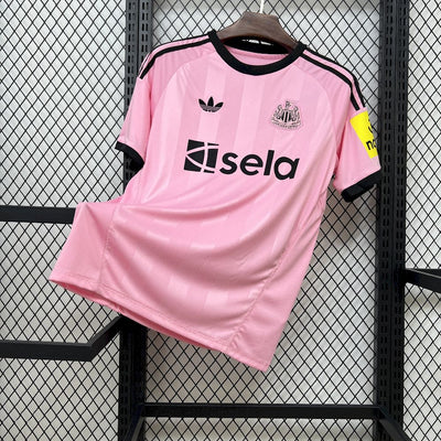 Men’s Newcastle United 2025/26 Pink GK Jersey