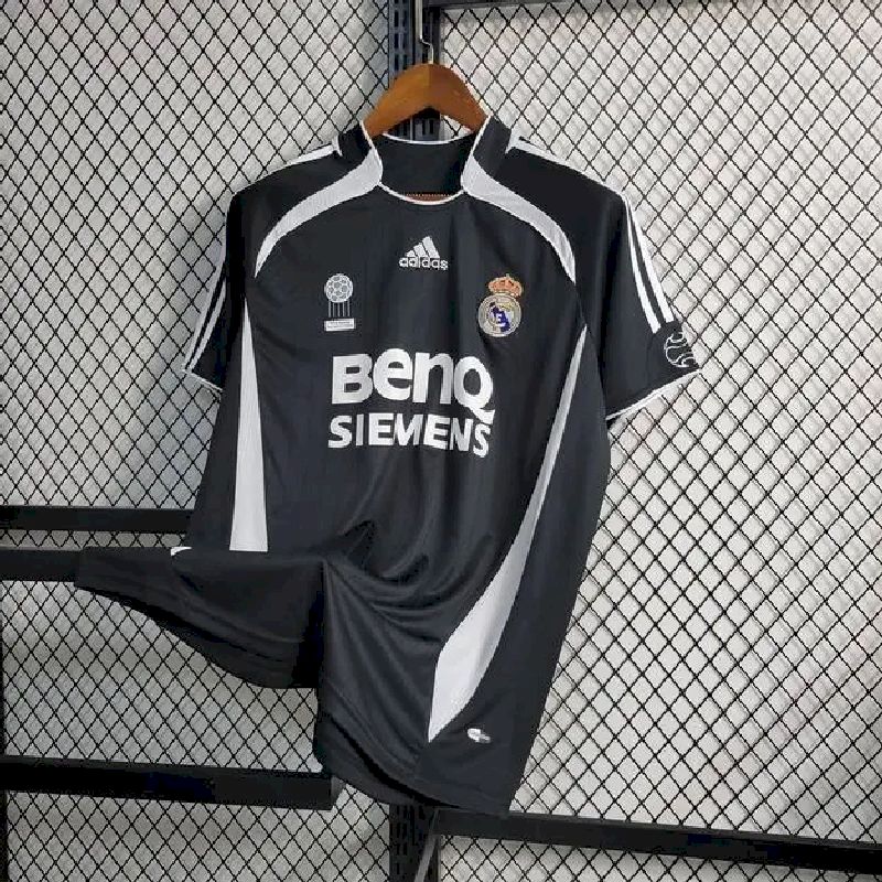 Retro's Real Madrid 2006/07 Away Jersey