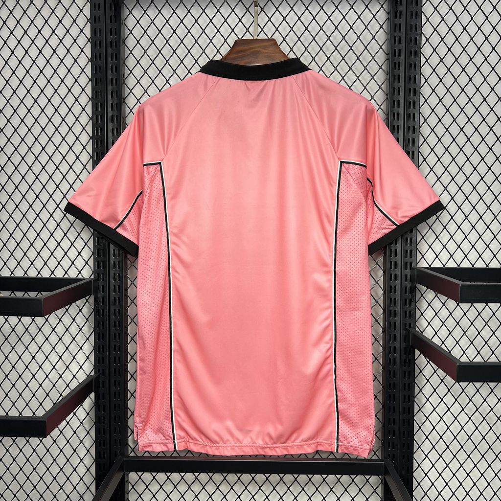 Retro's Juventus 1997/98 Away Jersey