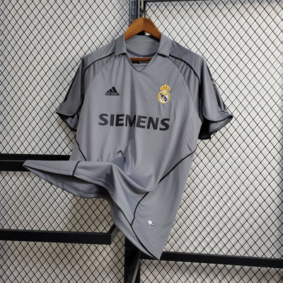 Retro's Real Madrid 2005/06 Third Jersey
