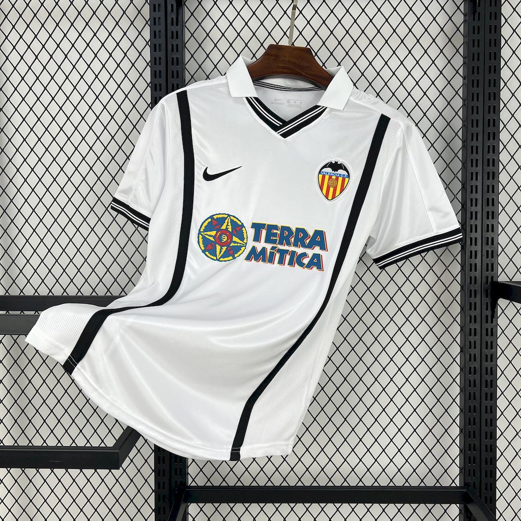 Retro's Valencia CF 2000/01 Home Jersey