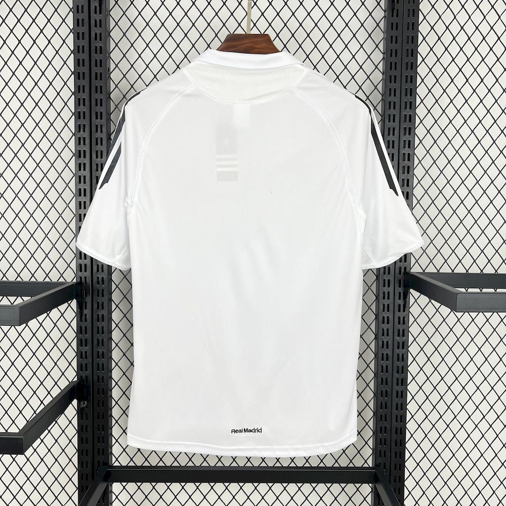 Retro's Real Madrid 2005/06 Home Jersey