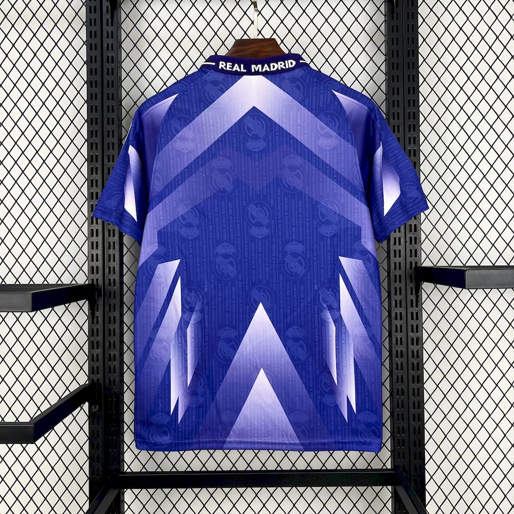 Retro's Real Madrid 1996/97 Away Jersey