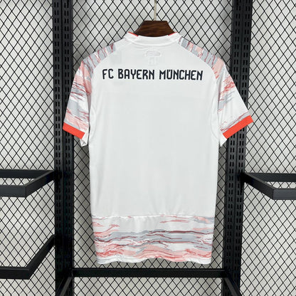 Men’s Bayern Munich 2025/26 Away Jersey