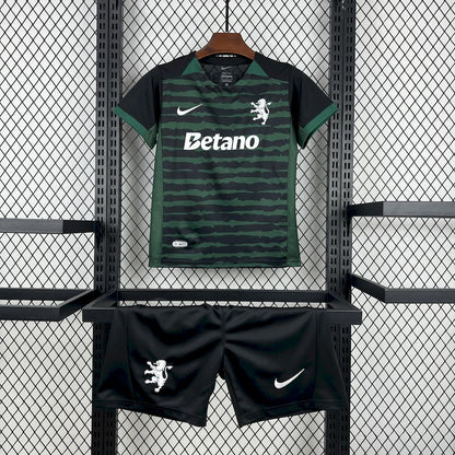 Kid's Sporting CP 2025/26 Christmas Edition Kit