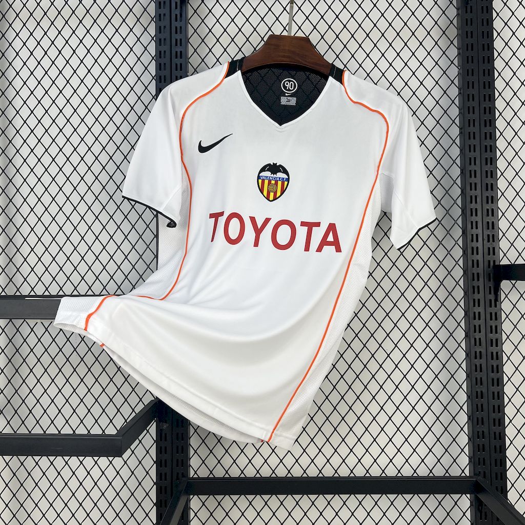 Retro's Valencia CF 2004/05 Home Jersey