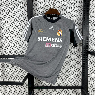 Retro's Real Madrid 2002/03 Grey GK Jersey