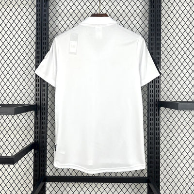 Retro's Real Madrid 2001/02 Home Jersey