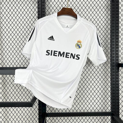 Retro's Real Madrid 2005/06 Home Jersey