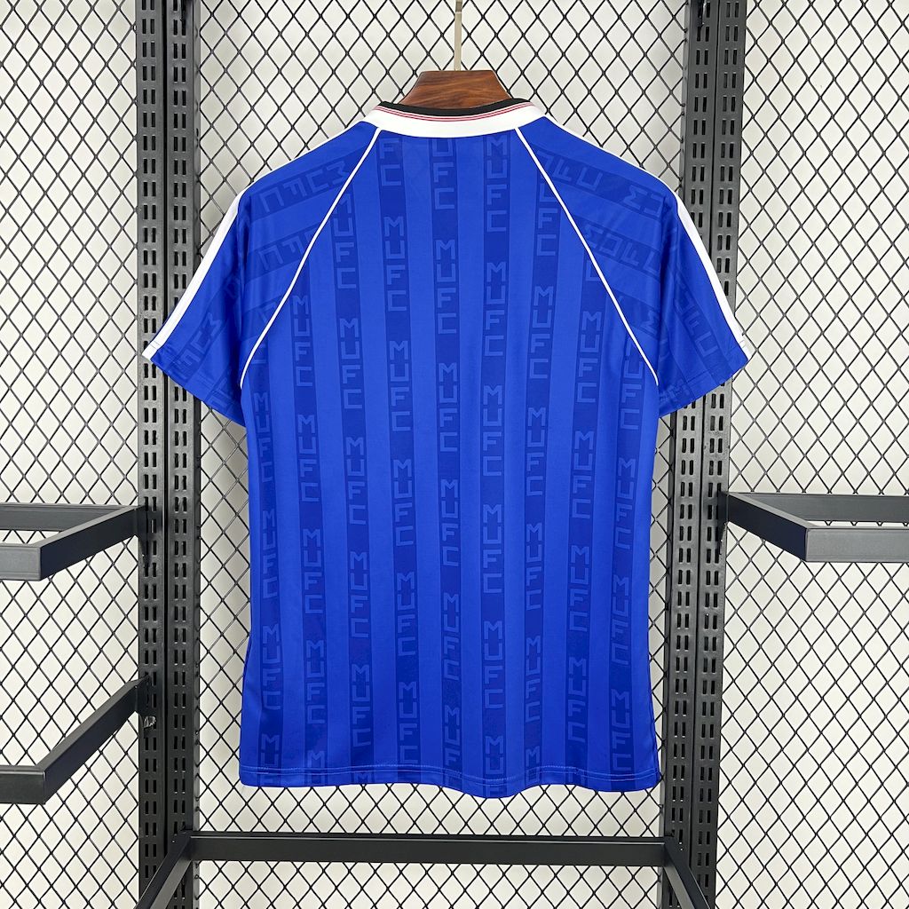 Retro's Manchester United 1988/89 Third Jersey