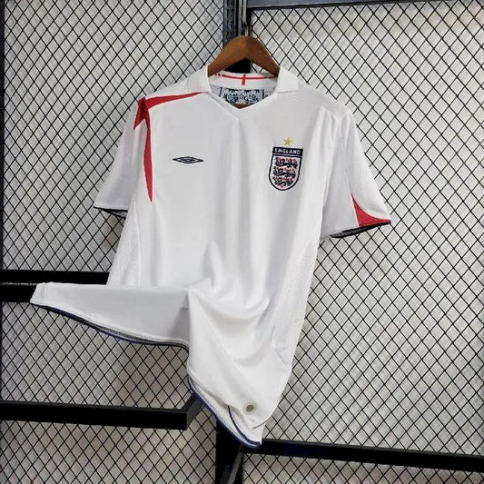 Retro's England 2005/06 Home Jersey