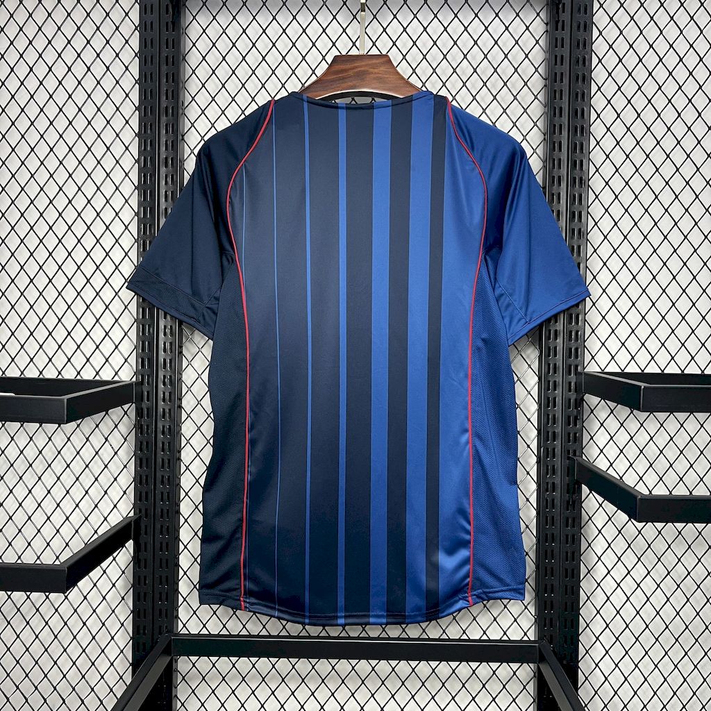 Retro's FC Barcelona 2004/05 Away Jersey