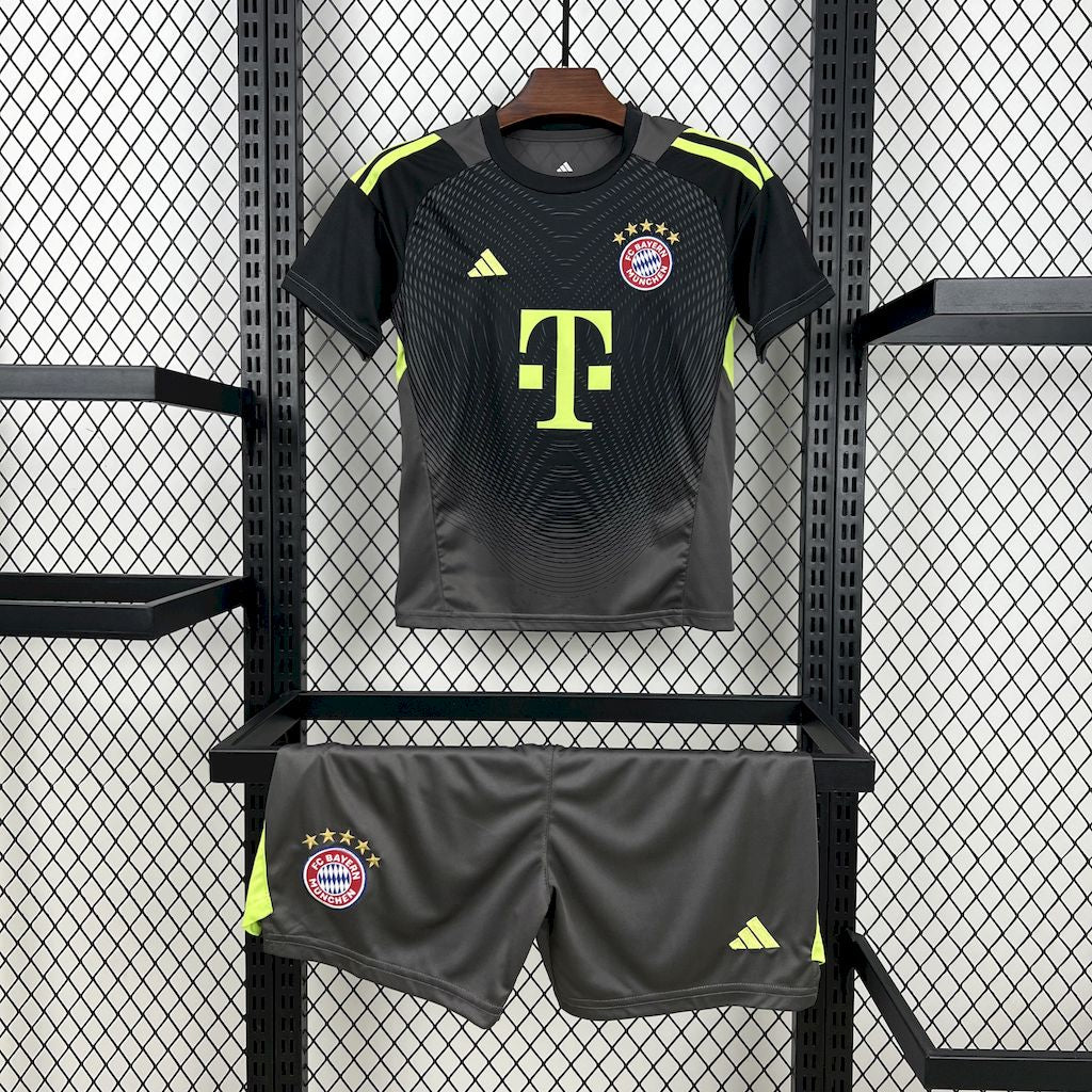 Kid's Bayern Munich 2025/26 Black GK Kit