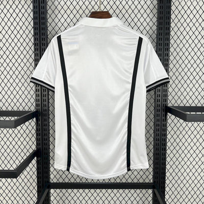 Retro's Valencia CF 2000/01 Home Jersey