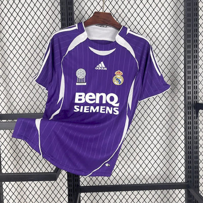Retro's Real Madrid 2006/07 Third Jersey
