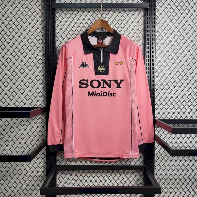 Retro's Juventus 1997/98 Away Long Sleeve Jersey