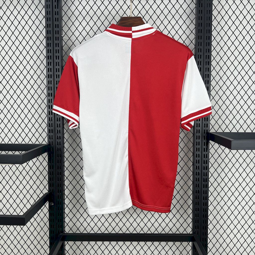 Retro's Celta de Vigo 2001/02 Away Jersey