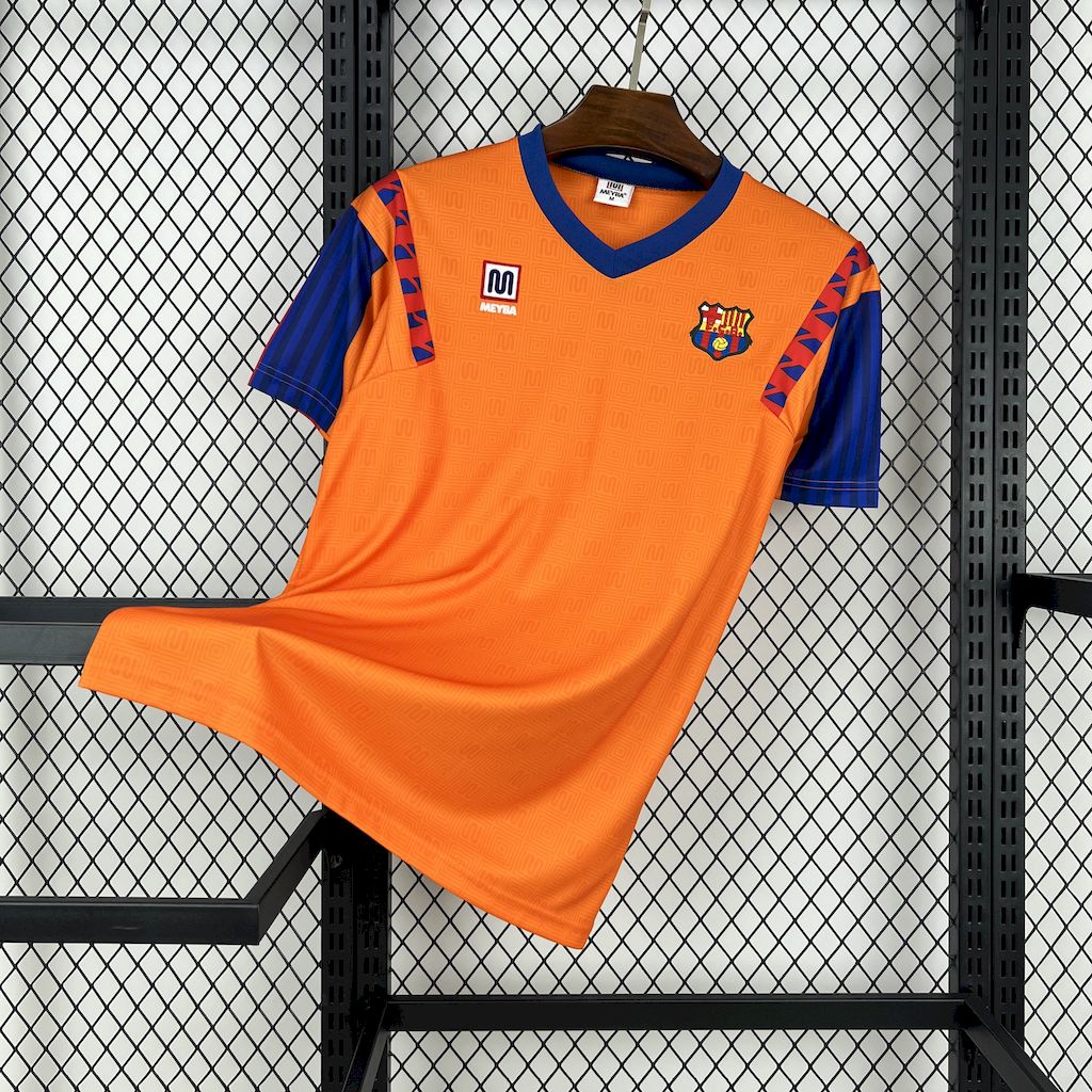Retro's FC Barcelona 1991/92 Away Jersey