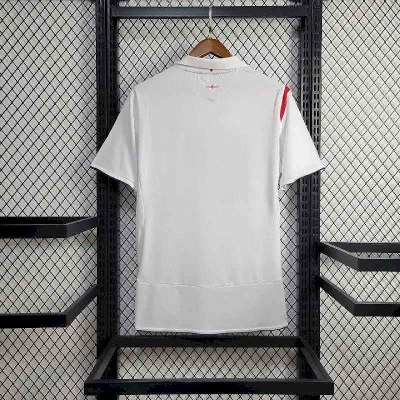 Retro's England 2005/06 Home Jersey