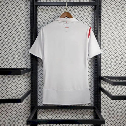 Retro's England 2005/06 Home Jersey
