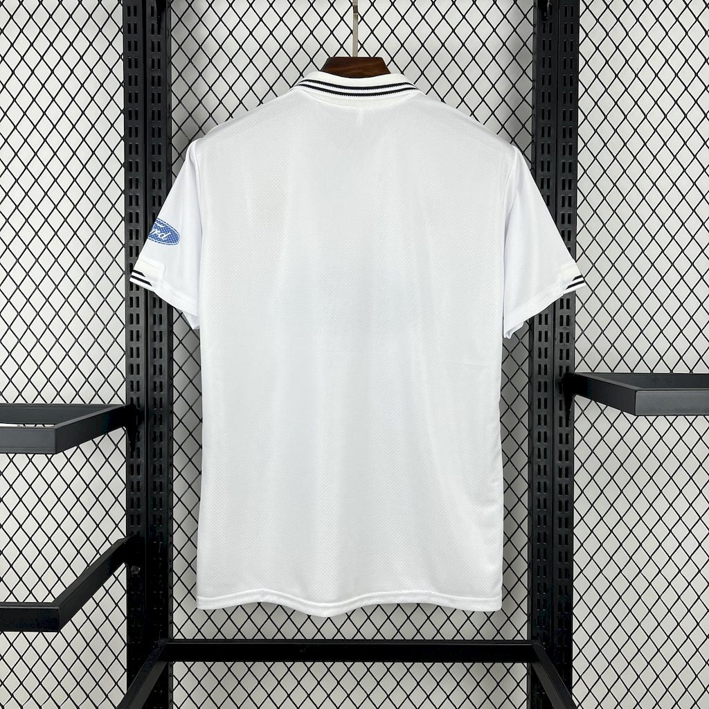 Retro's Valencia CF 1995/96 Home Jersey